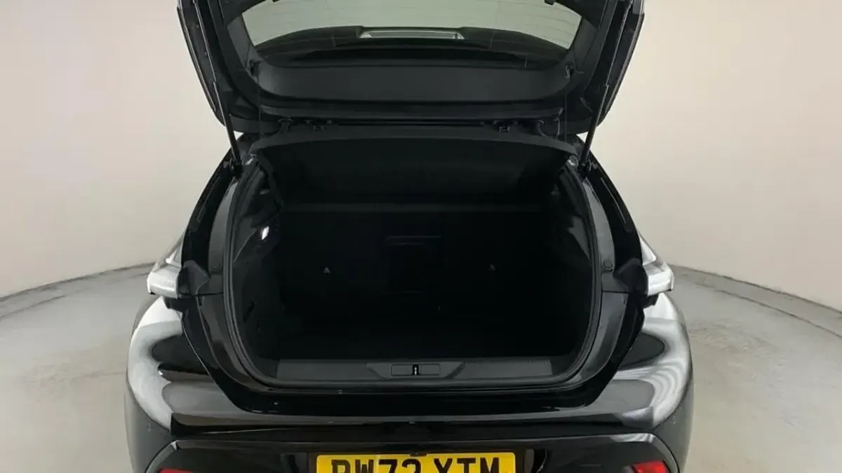 Used Peugeot 308 Allure Premium 129 HP (94 kW) 2023 Black Hatchback