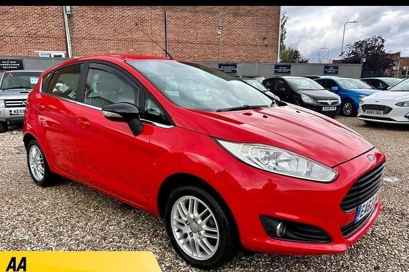 Red Used 2013 Ford Fiesta Zetec Hatchback | £3,495 (Fair price) - Image 1/1