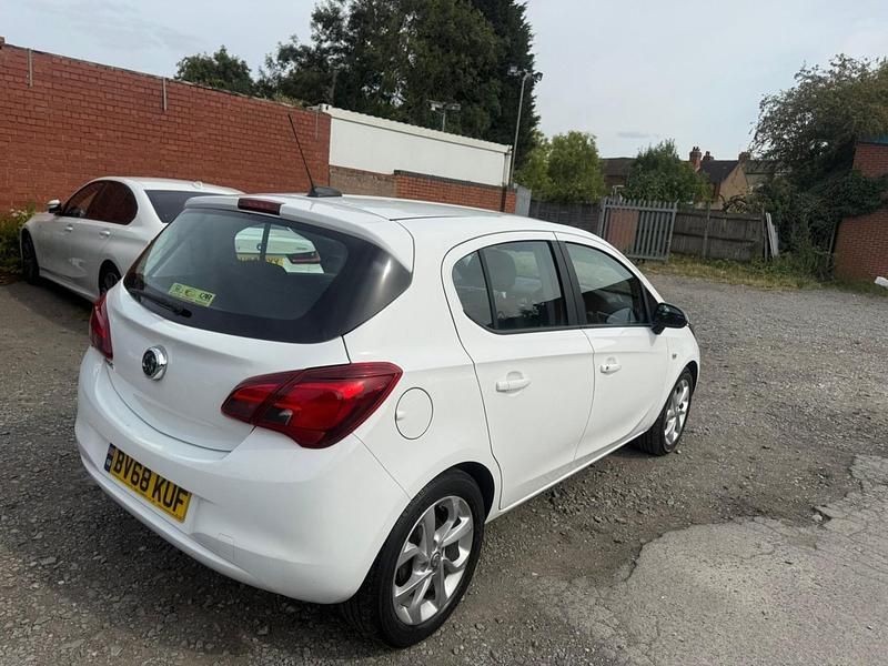 Second-hand Vauxhall Corsa 2018 Alb Hatchback