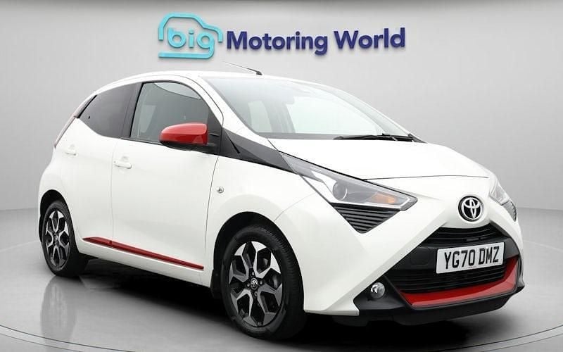 White Used 2020 Toyota Aygo Trend Hatchback | £12,900 (Fair price) - Image 1/4