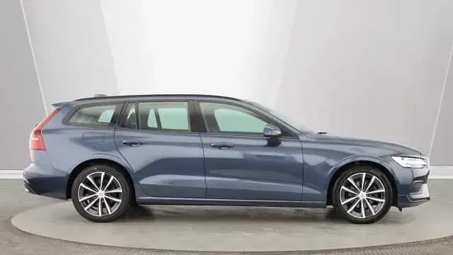 Usado Volvo V60 Momentum 161 HP (118 kW) 2022 Carrinha