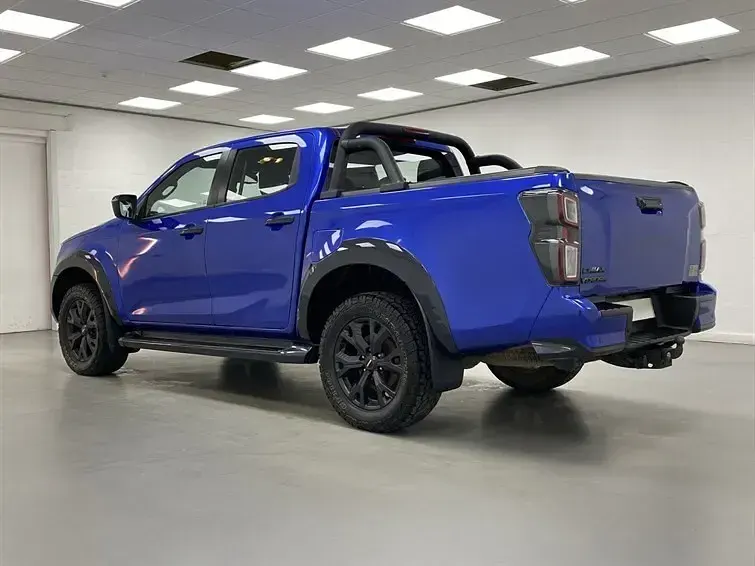 Used Isuzu D-Max 2024 Blue Pickup