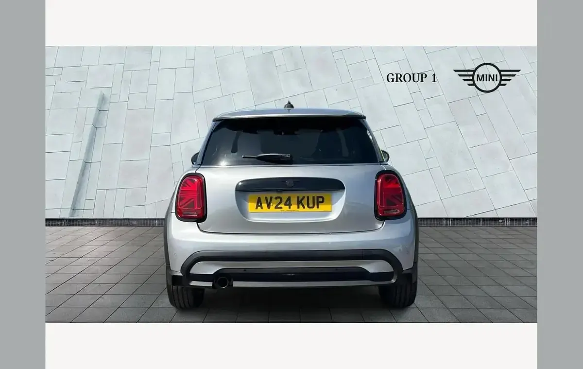 Used Mini Cooper Exclusive 136 HP (100 kW) 2024 Silver Hatchback