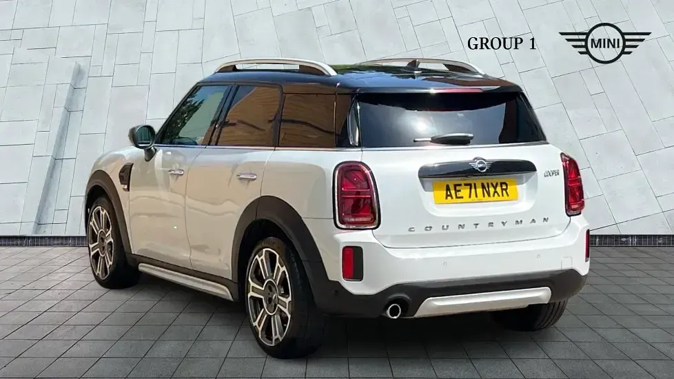 Usado Mini Cooper Countryman Exclusive 134 CV (98 kW) 2021 Plateado SUV