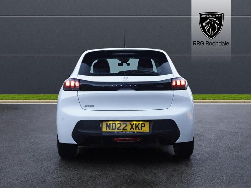 Used Peugeot 208 Active Premium 101 HP (74 kW) 2022 White Hatchback