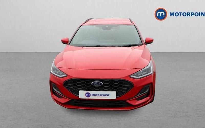 Used Ford Focus ST-Line 125 HP (91 kW) 2023 Red Estate