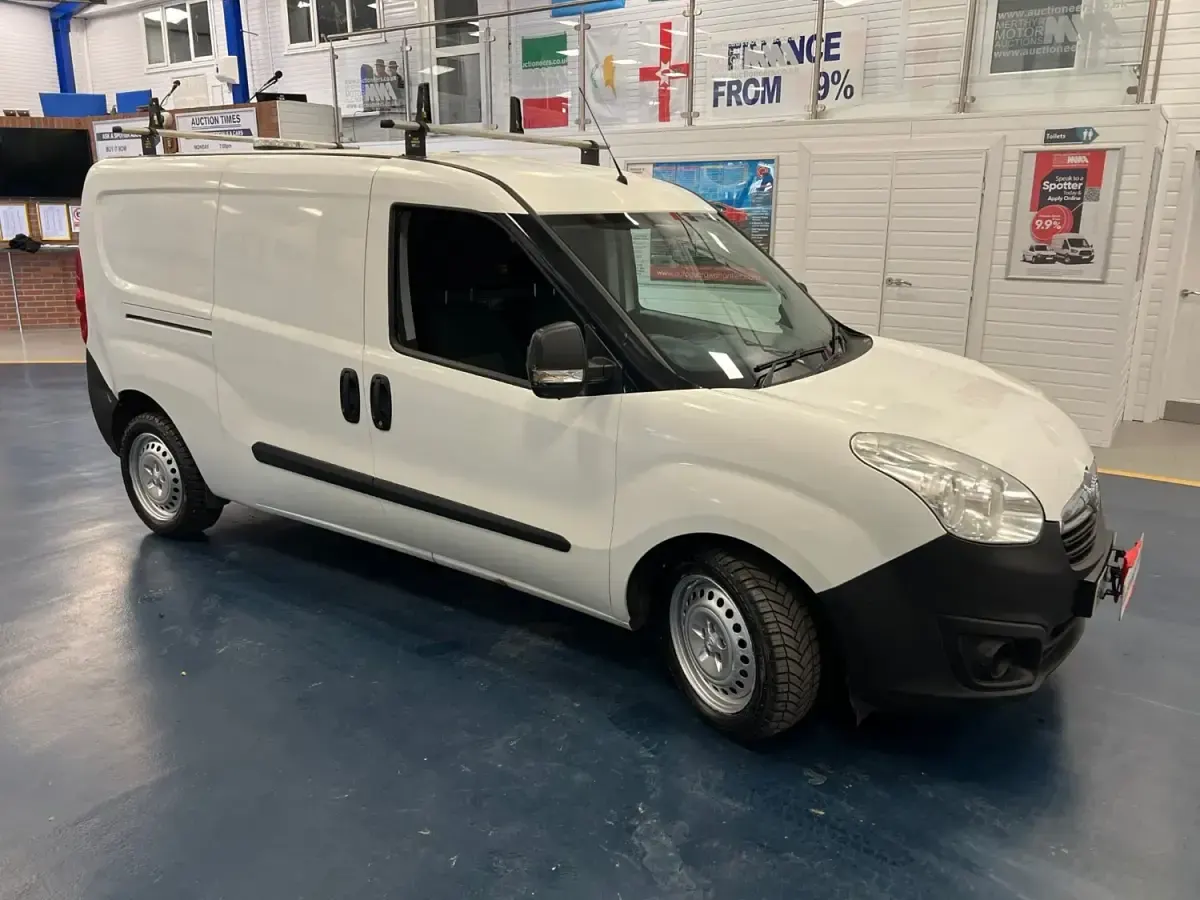 Używany Vauxhall Combo 95 KM (69 kW) 2016 Biały Minivan