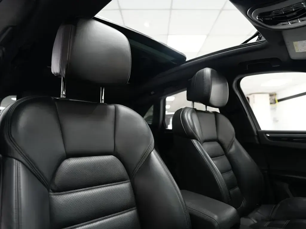 Used Porsche Macan 380 HP (279 kW) 2021 Blue SUV