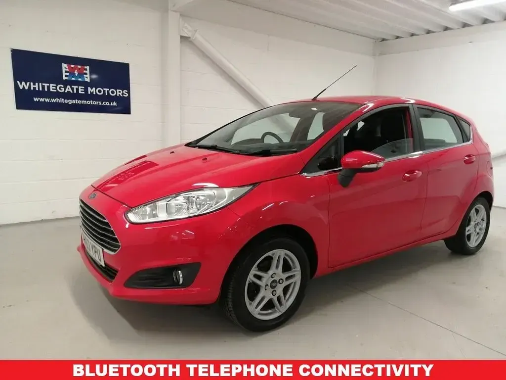 Used Ford Fiesta Zetec 82 HP (60 kW) 2014 Red Hatchback