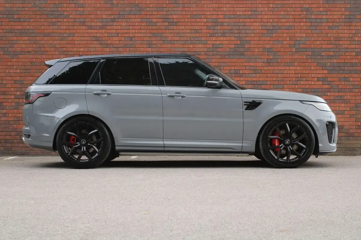 Used Land Rover Range Rover Sport SVR 575 HP (422 kW) 2019 Silver SUV