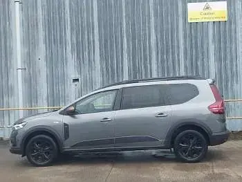 Used Dacia Jogger Extreme 140 HP (102 kW) 2025 Grey MPV