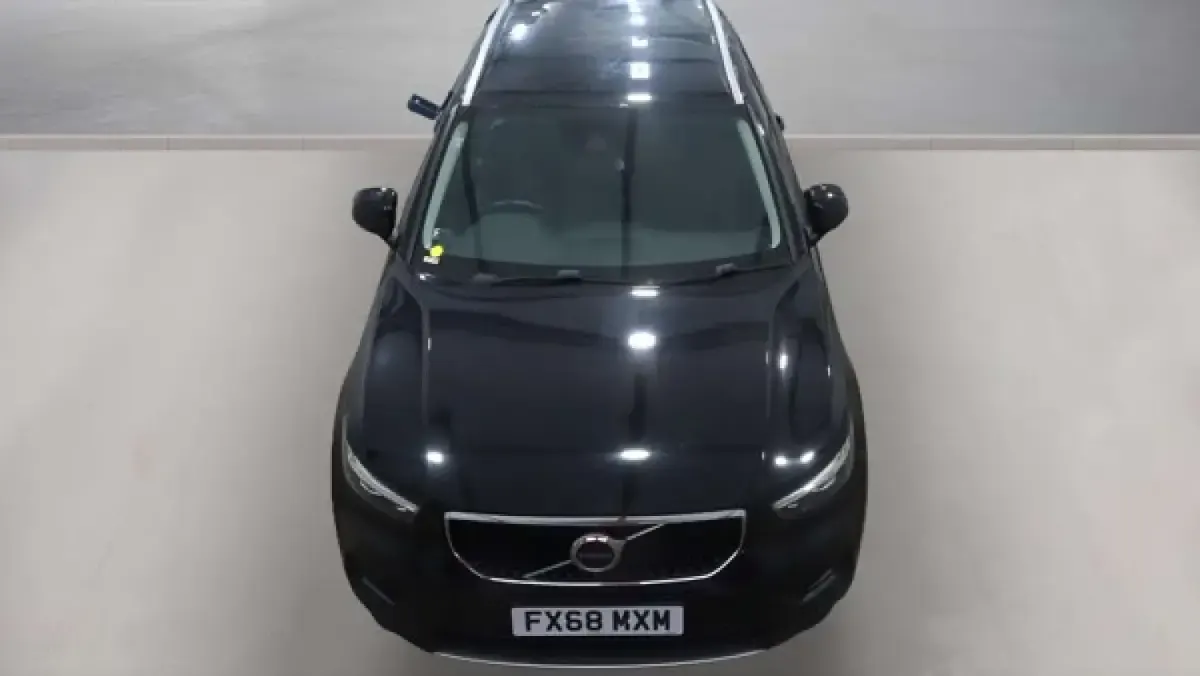 Used Volvo XC40 Momentum 156 HP (114 kW) 2018 Black SUV