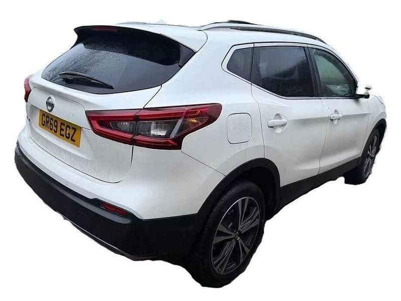 Used Nissan Qashqai N-Connecta 160 HP (117 kW) 2019 White SUV