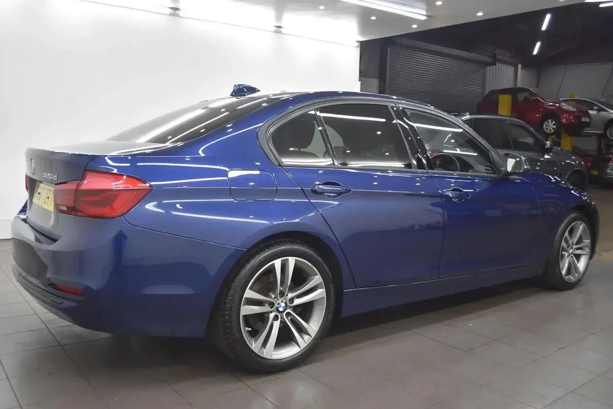 Used BMW 320 Sport Line 2017 Blue Sedan