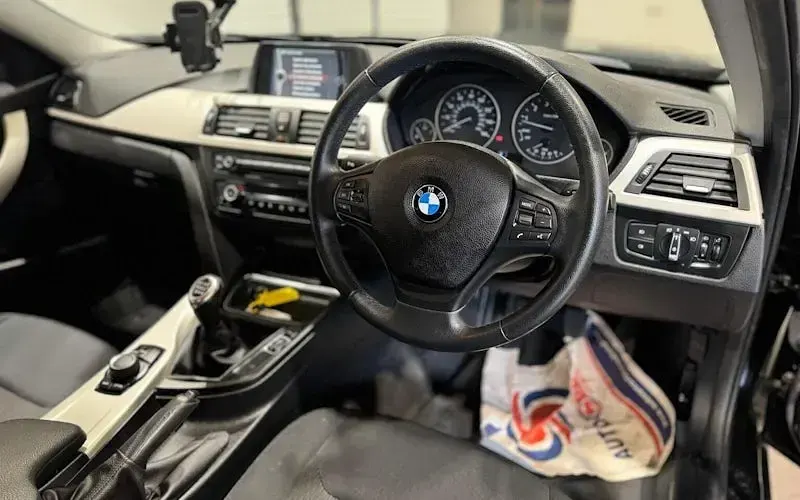 Used BMW 320 184 HP (135 kW) 2014 Black Sedan