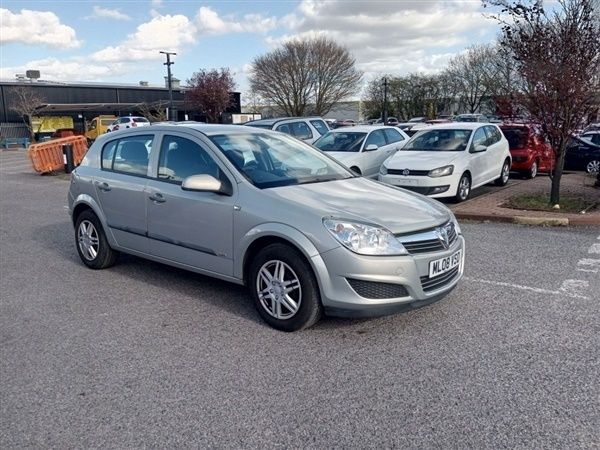 Beige Used 2008 Vauxhall Astra Hatchback | £2,890 (Fair price) - Image 1/1