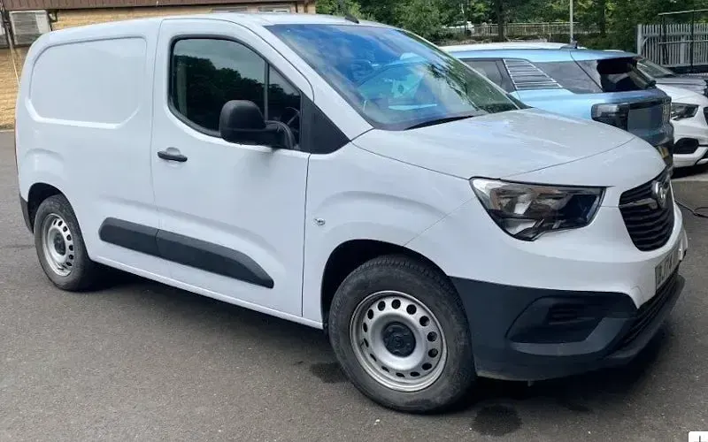 Used Vauxhall Combo 100 kW (136 HP) 2025 MPV