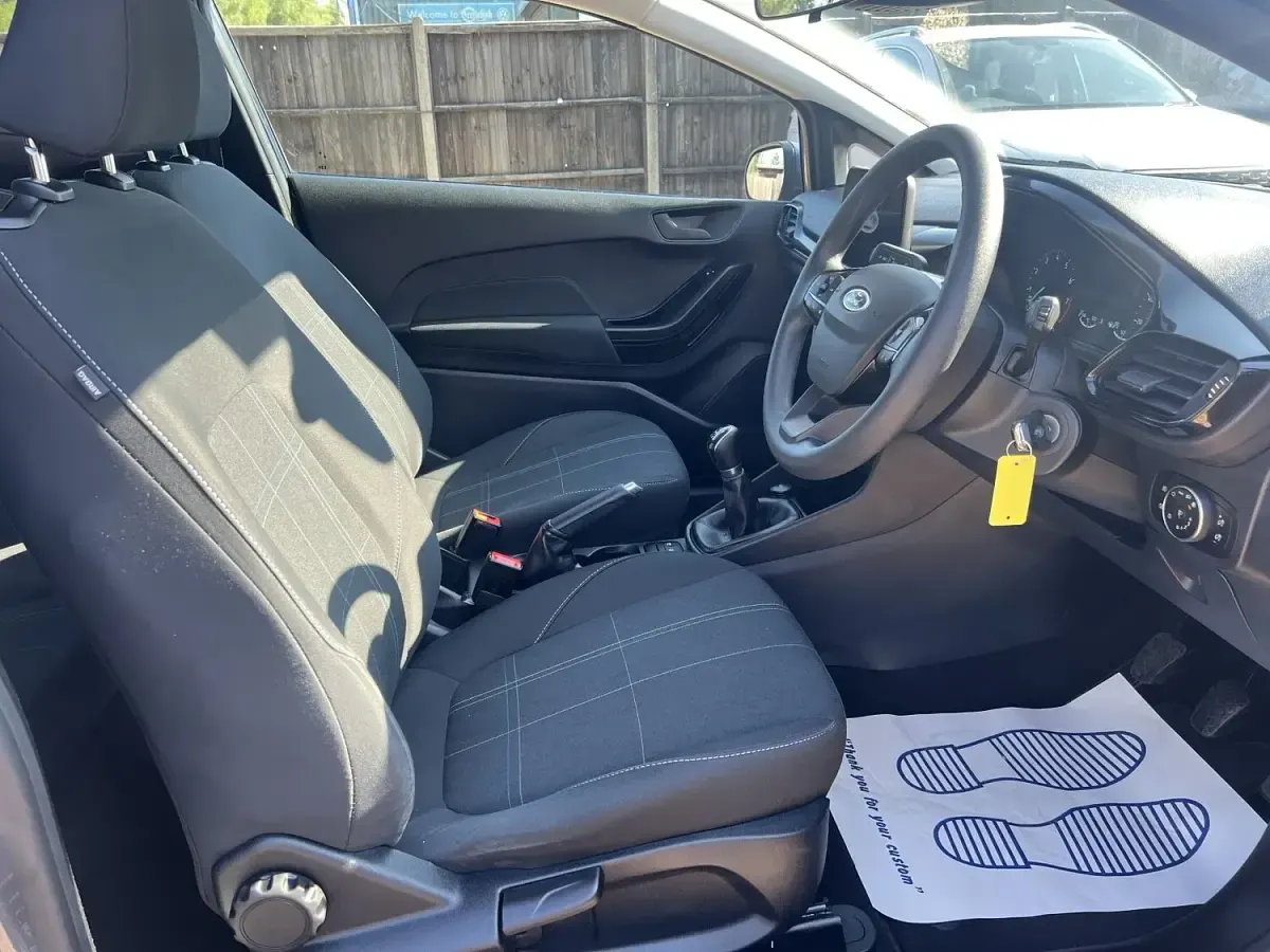 Used Ford Fiesta Trend 75 HP (55 kW) 2020 Blue Hatchback