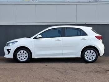 Used Kia Rio 83 HP (61 kW) 2023 White Hatchback