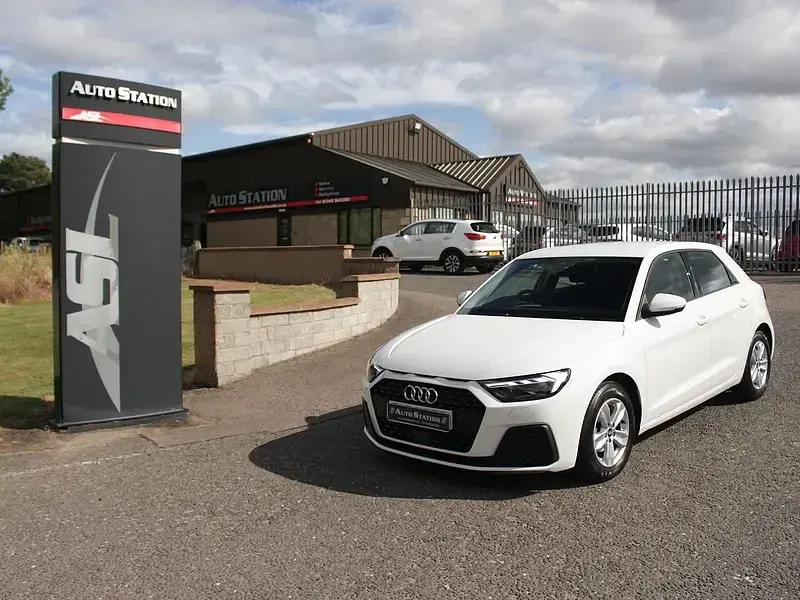 Used Audi A1 Sportback Design 95 HP (69 kW) 2020 White Hatchback