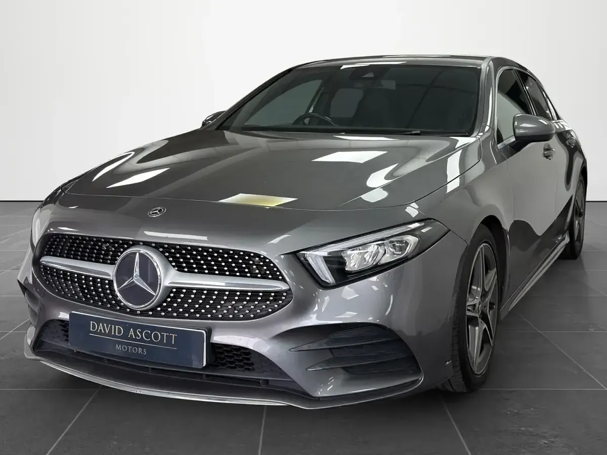Begagnad Mercedes A180 AMG line 116 HK (85 kW) 2018 Grå Halvkombi