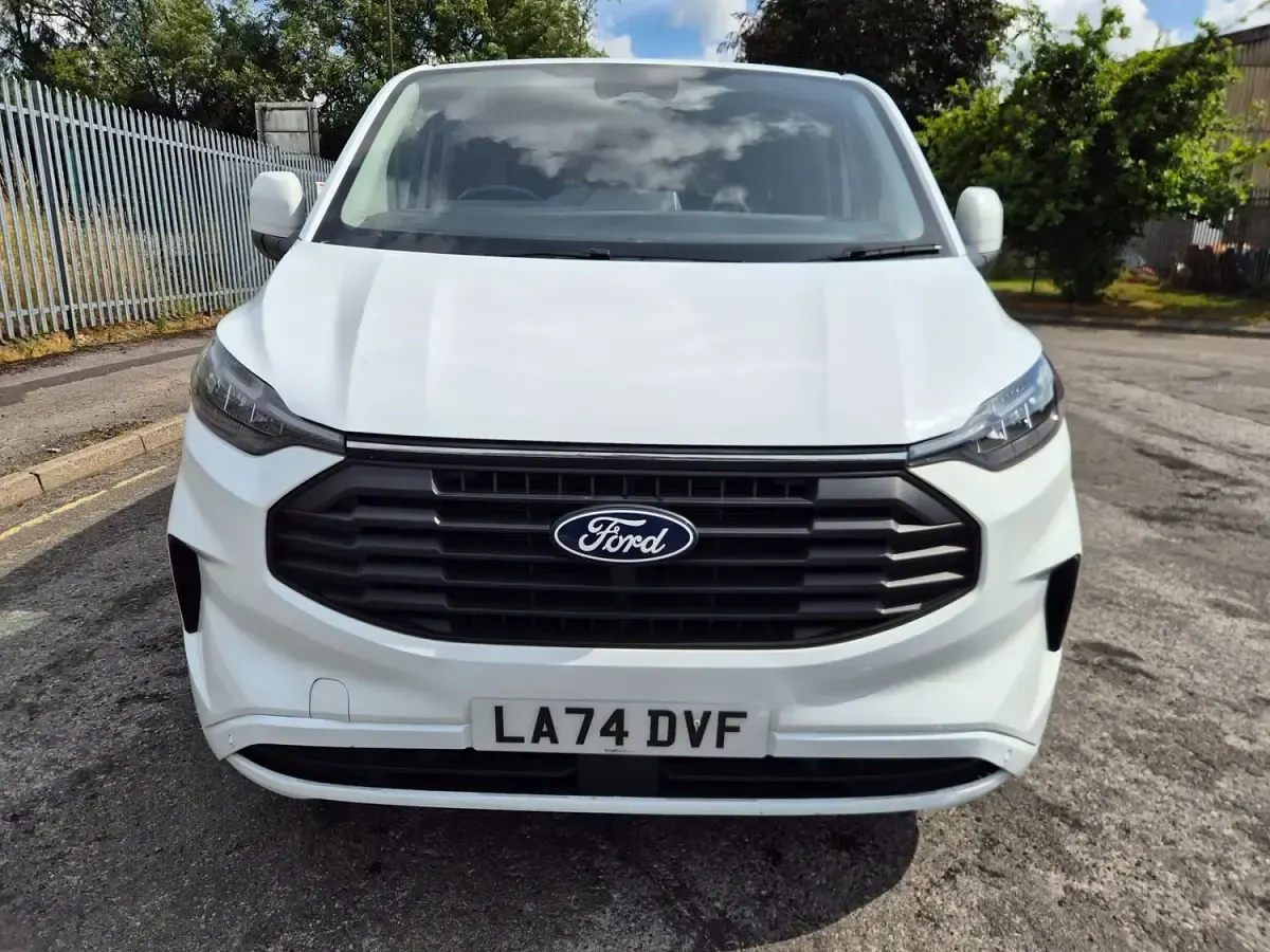 Used Ford Transit Custom Limited 136 HP (100 kW) 2025 White Van