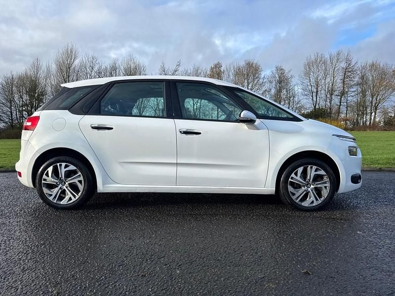 Used Citroën C4 Picasso VTR Sport 100 HP (73 kW) 2016 White MPV