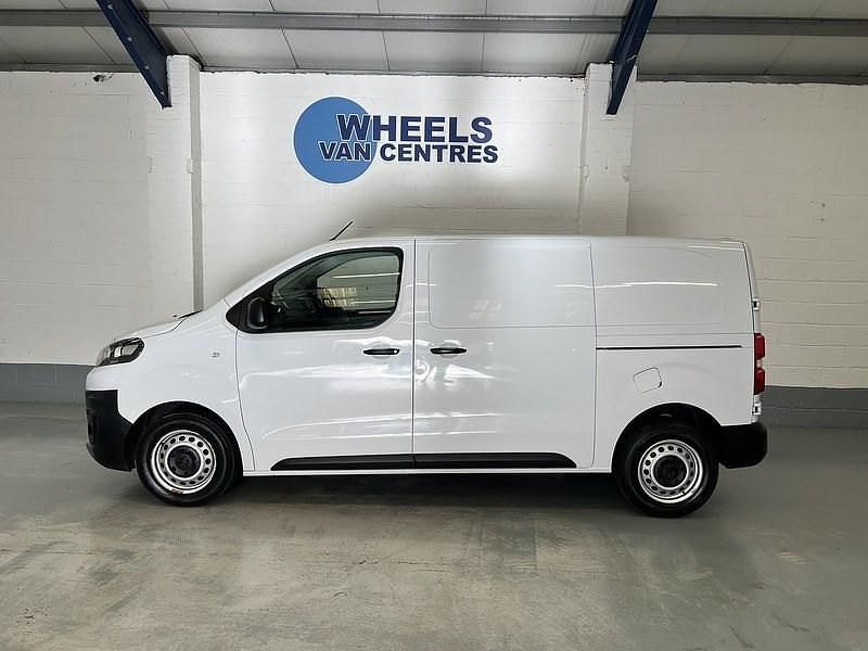 Used Citroën Dispatch 2023 White MPV