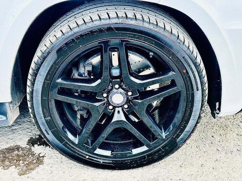 Image 3/4