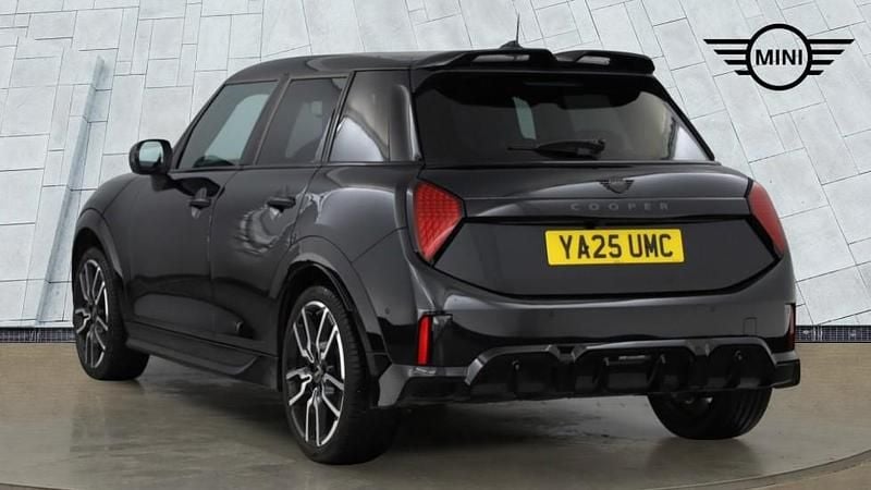 Usado Mini Cooper Hatch 113 kW (154 HP) 2025 Preto Citadino