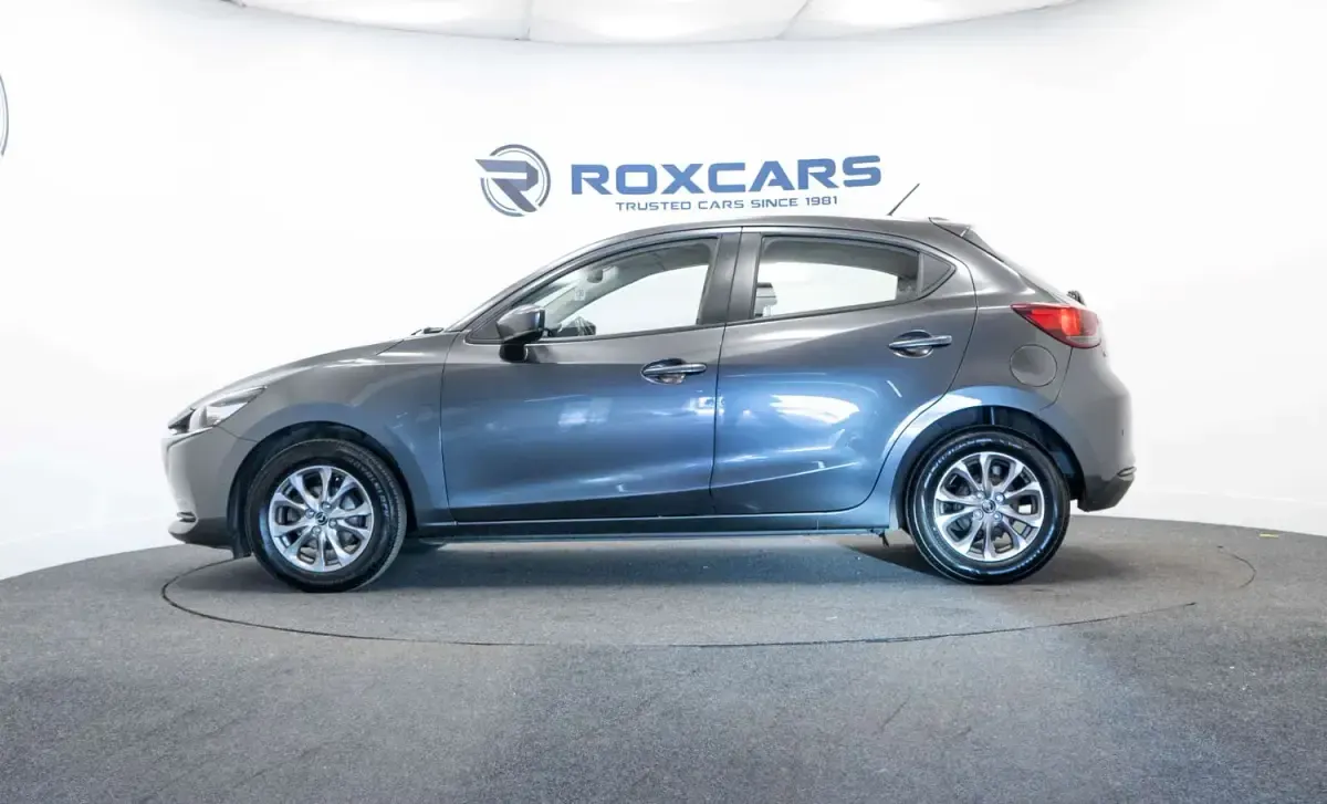 Begagnad Mazda 2 90 HK (66 kW) 2023 Grå Halvkombi