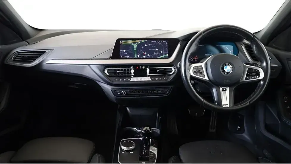 Used BMW 118 M Sport 134 HP (98 kW) 2024 Grey