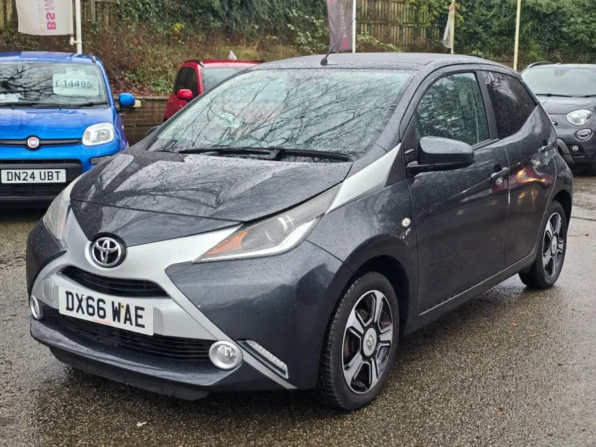 Used Toyota Aygo X-clusiv 69 HP (50 kW) 2016 Grey Hatchback