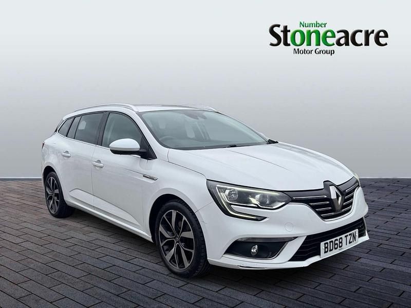 White Used 2018 Renault Mégane GrandTour Iconic Estate | £9,999 (Fair price) - Image 1/4