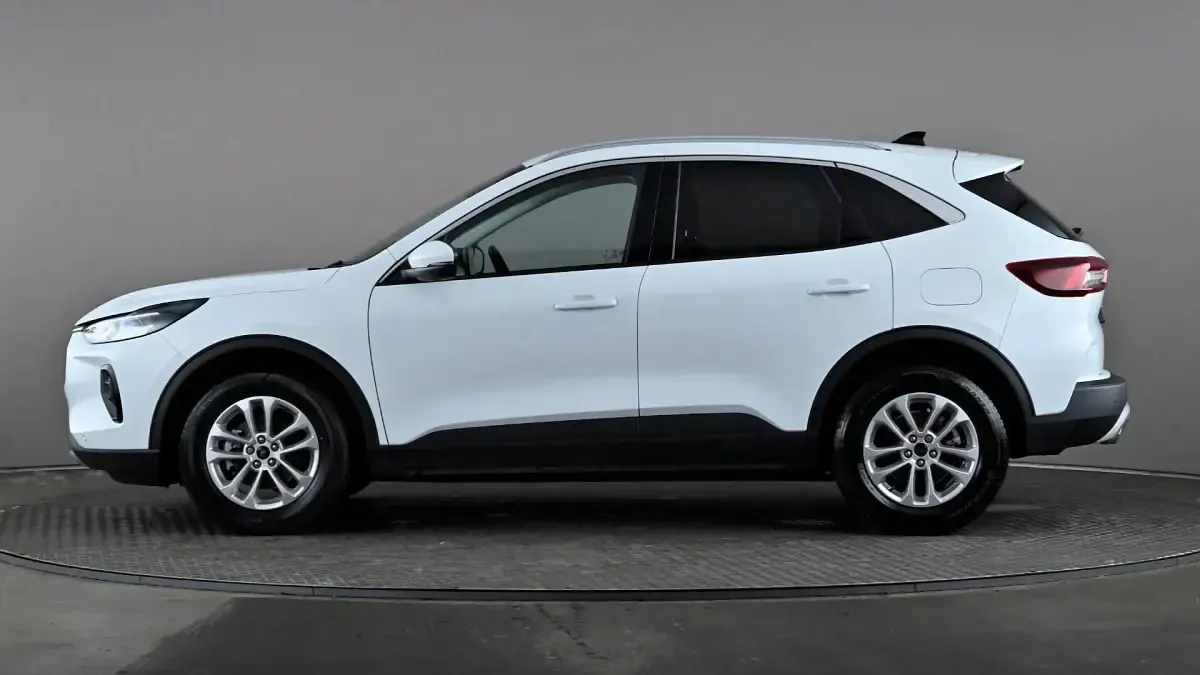 Used Ford Kuga Titanium 150 HP (110 kW) 2025 White SUV