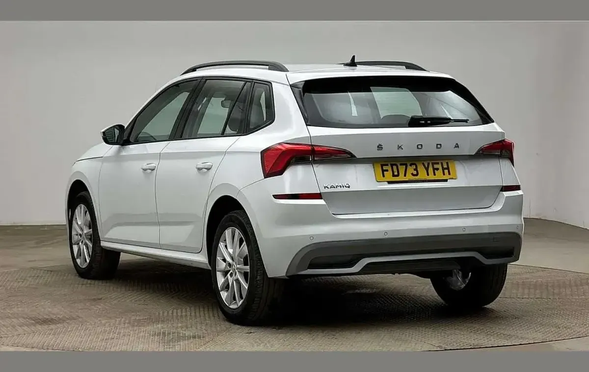 Used Skoda Kamiq SE 115 HP (84 kW) 2024 White SUV