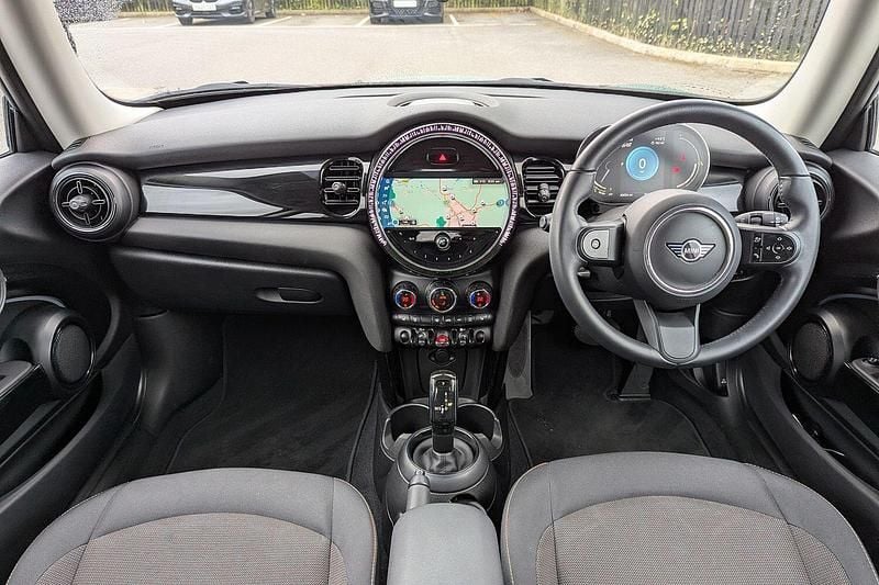 Usado Mini Cooper Classic 134 CV (98 kW) 2021 Verde Utilitario