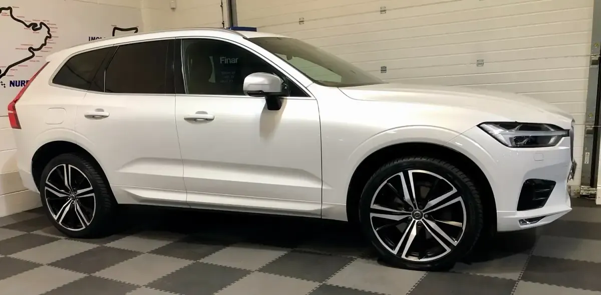 Used Volvo XC60 R-Design Pro 2019 White SUV