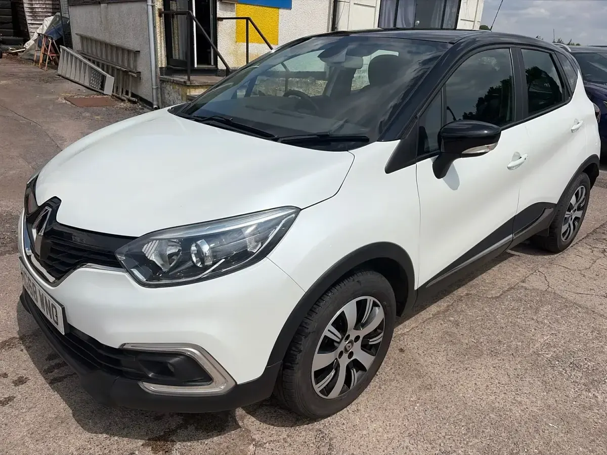 Used Renault Captur Play 90 HP (66 kW) 2019 White SUV