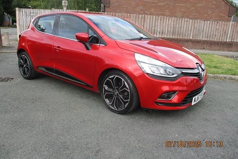Used Renault Clio IV Dynamique 90 HP (66 kW) 2017 Red Hatchback