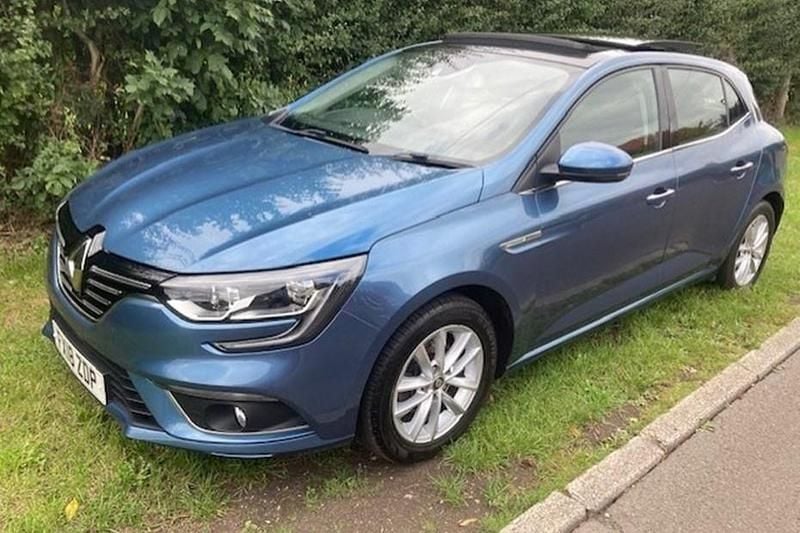 Blue Used 2018 Renault Mégane IV Dynamique Hatchback | £8,990 (Fair price) - Image 1/1