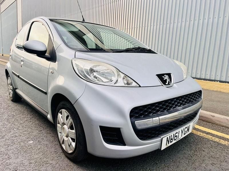 Silver Used 2011 Peugeot 107 Hatchback | £1,485 (Good price) - Image 1/4