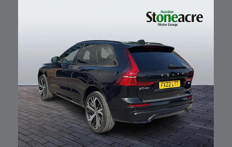 Used Volvo XC60 R-Design Pro 197 HP (144 kW) 2022 Black SUV