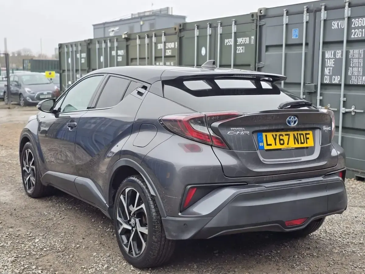 Używany Toyota C-HR 122 KM (89 kW) 2017 Szary SUV
