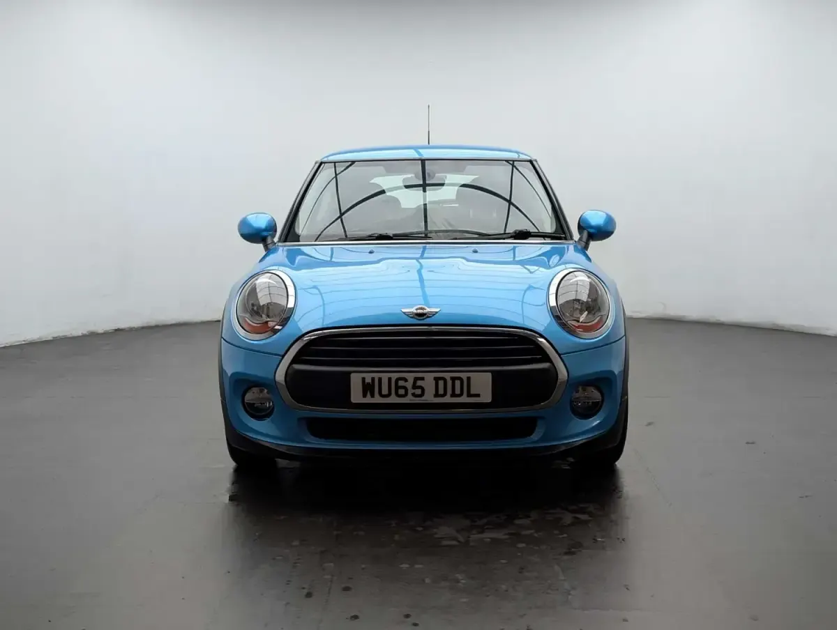 Usado Mini ONE Hatch 102 CV (75 kW) 2015 Azul Utilitario