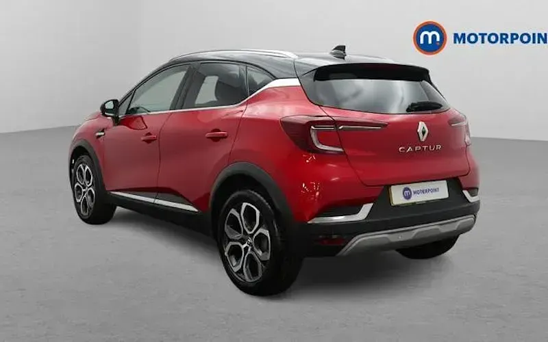 Used Renault Captur Techno 91 HP (66 kW) 2024 Red/black SUV