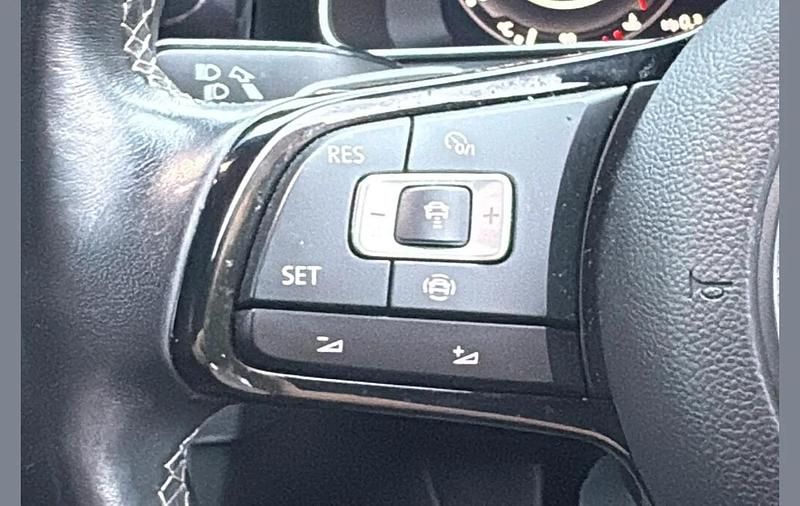 Used VW Golf VII R 300 HP (220 kW) 2019 Yellow Hatchback