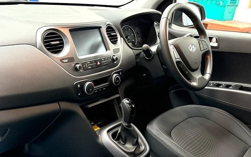 Used Hyundai i10 Premium SE 88 HP (64 kW) 2020 Hatchback