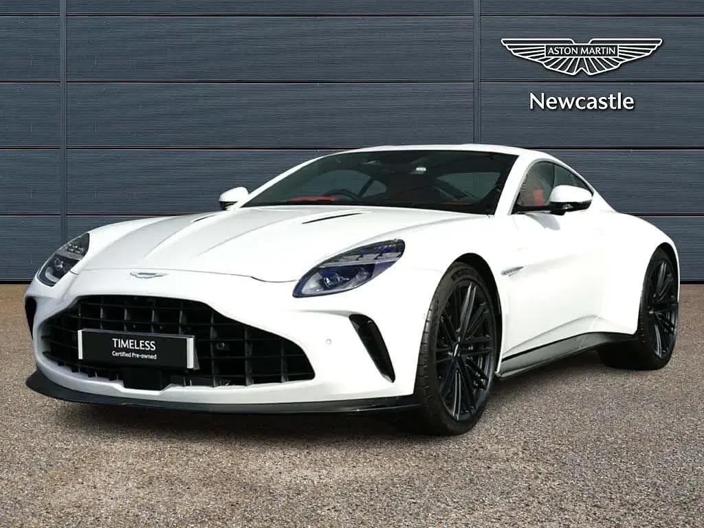 New Aston Martin V8 Vantage 665 HP (489 kW) 2025 White Hatchback