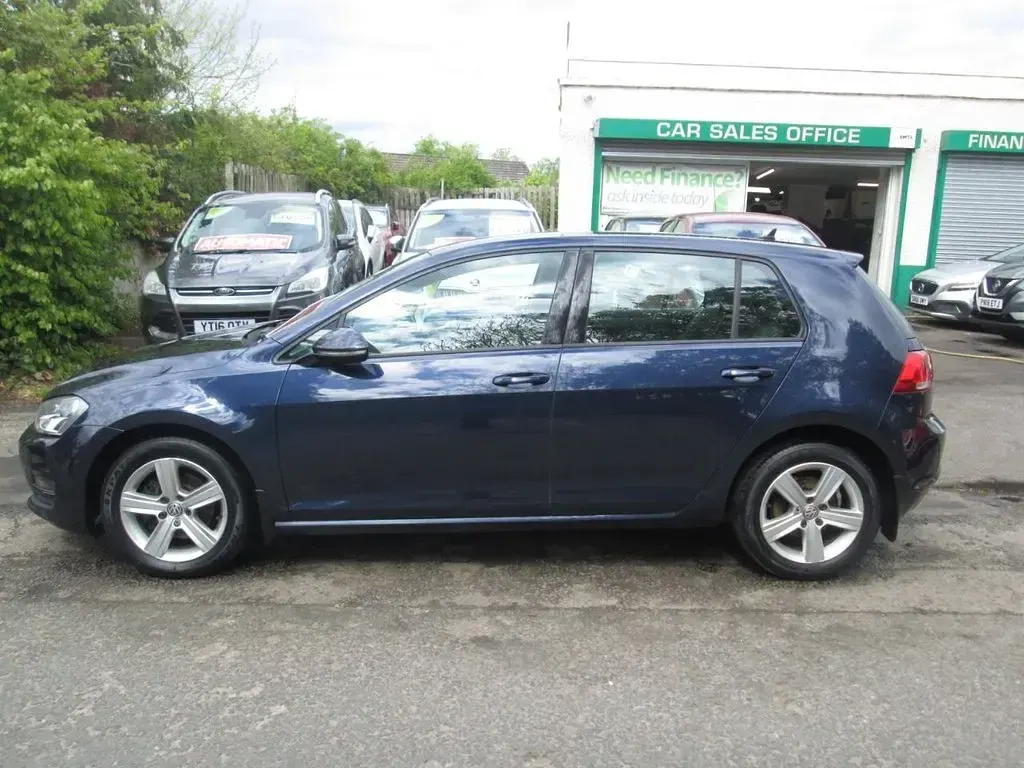 Used VW Golf VII Edition 110 HP (80 kW) 2016 Blue Hatchback